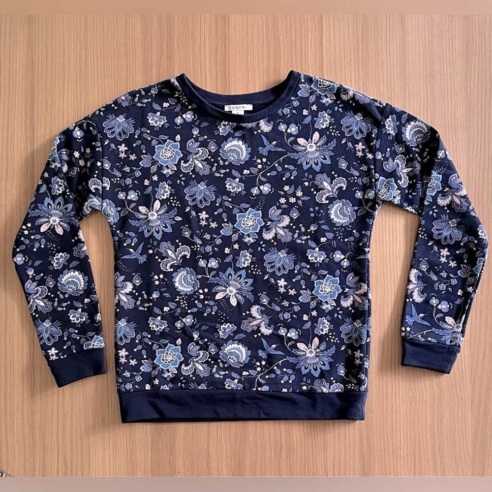 O’stin, Women’s Flower print sweatshirt, size XS